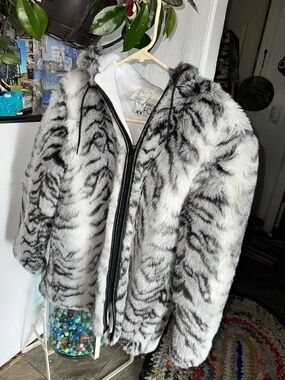 Winter Fox Jacket Animal Sz 14 Hooded